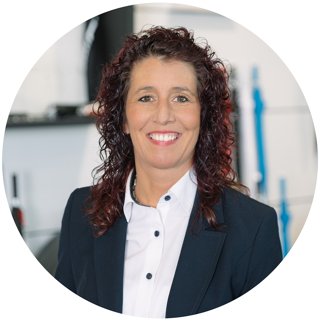 Ansprechpartnerin für Sonderanfertigungen Silvia Heinrich