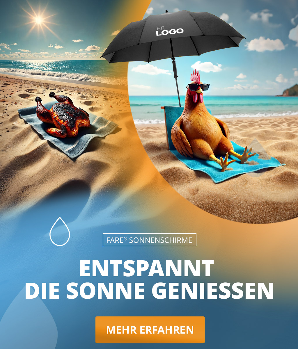 Banner mit dem Strandschirm Travelmate Camper in Schwarz: Ein verbranntes Hähnchen liegt auf einem Handtuch am Strand mit der Aufschrift „letzter Urlaub“. Auf der anderen Seite sitzt ein gesundes Hähnchen mit Sonnenbrille unter einem Sonnenschirm am Strand mit der Aufschrift „nächster Urlaub“.