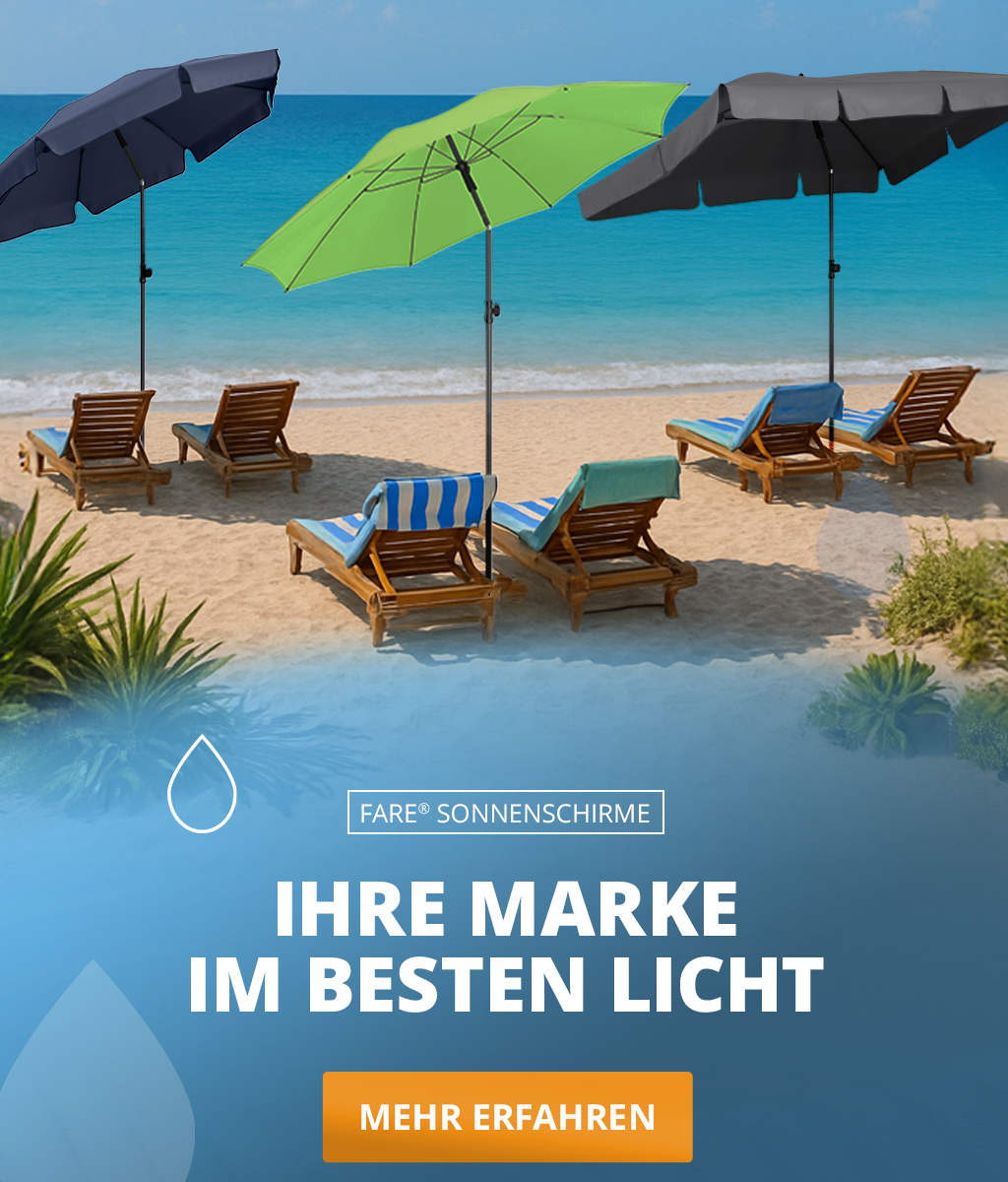 Banner mit FARE Sonnenschirmen, 3 Sonnenschirme am Strand