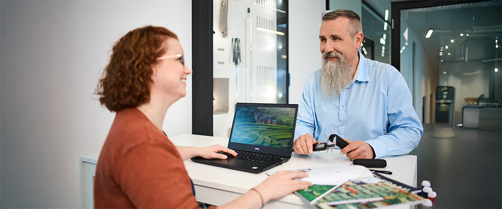 A customer talking to the customer service